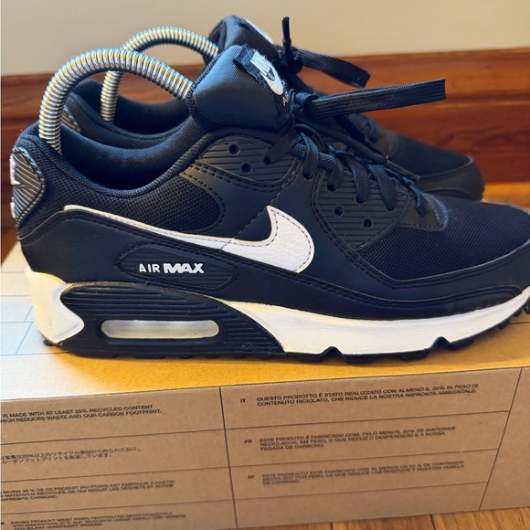 Nike Air Max 90 Women’s 8.5 Black and White DH8010002 Super Clean! - Picture 7 of 8